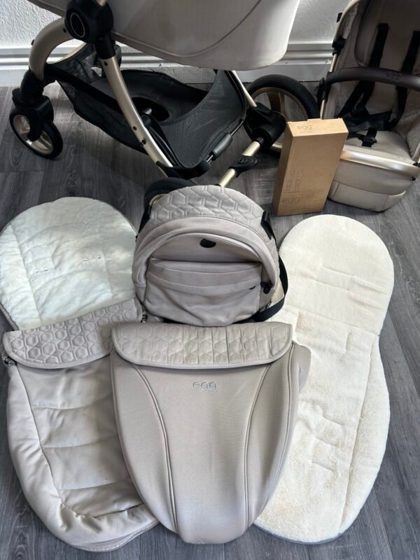 Egg 2 Travel System in Feather Beige 2 in 1 Pram