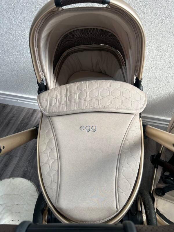 Egg 2 Travel System in Feather Beige 2 in 1 Pram