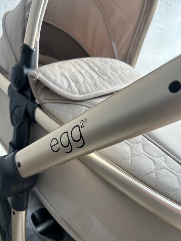 Egg 2 Travel System in Feather Beige 2 in 1 Pram