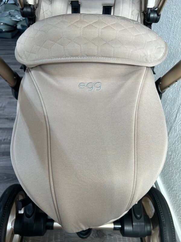 Egg 2 Travel System in Feather Beige 2 in 1 Pram