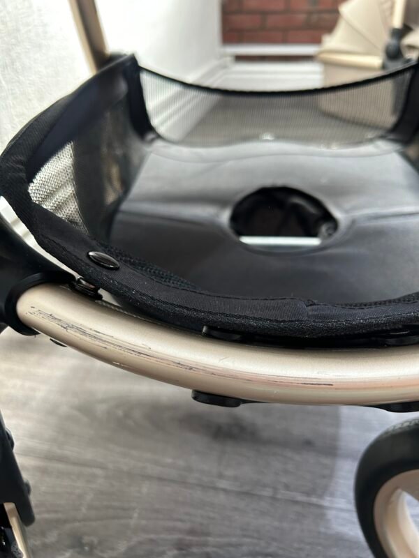 Egg 2 Travel System in Feather Beige 2 in 1 Pram